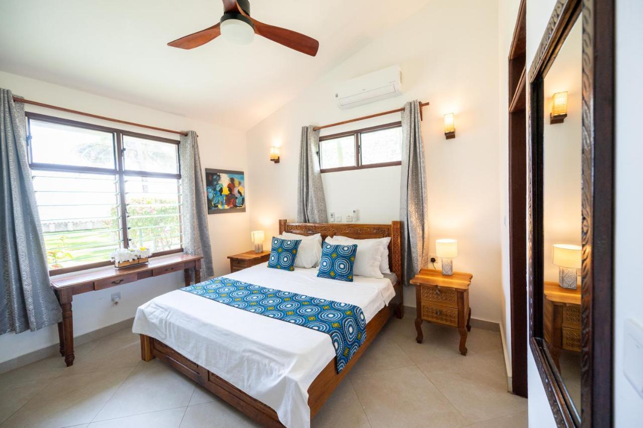 Oasys House - Beautiful Private Beach Front Home Msambweni Экстерьер фото